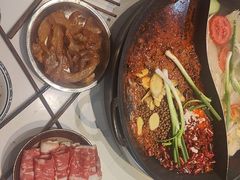-卤校长老火锅(杨家坪直营店)