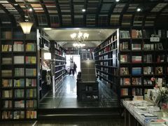 -钟书阁(松江泰晤士小镇店)