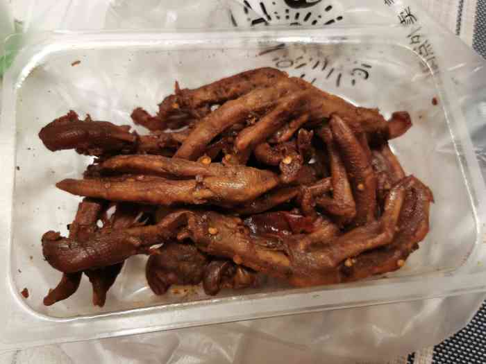 周黑鸭(上海地铁蓝村路店)-"怎么会这么巧 带着留夫鸭去买周黑鸭 看.