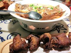 -卢大鲜鱼头捞饭(美利广场店)