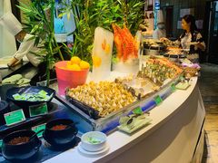自助取餐区-亚洲国际大酒店·云顶阁旋转自助餐厅
