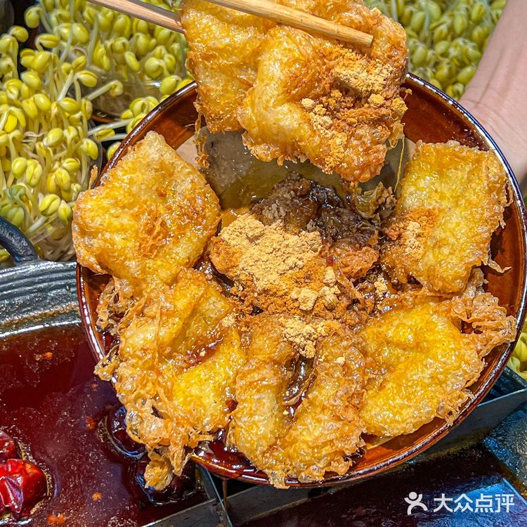 火爆石桥铺的黄豆芽老火锅，汤底一口封神！