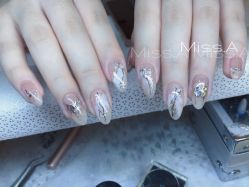 -Miss·A日式美甲美睫