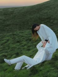 -至臻微拉婚纱摄影