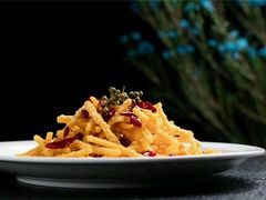 -鱼鲜饭香·招牌汽锅剁椒鱼头王