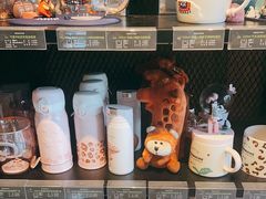 零售区-星巴克(湖州梅地亚广场店)