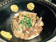五花肉炖鱼锅底-荣德灶台鱼(圣泉寺店)