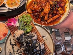 -围炉肉舍•炭烤活鳗•丹东海鲜烤肉(步行街店)