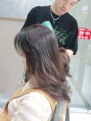 点击看大图 -首脑美发沙龙