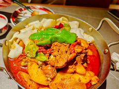 沙湾大盘鸡配皮带面-塔哈尔·新疆盛宴(奉贤龙湖店)