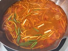 -毛辣果·贵州红酸汤牛肉火锅(西单店)