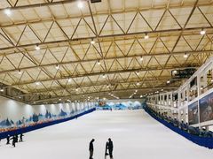 -乔波室内滑雪场
