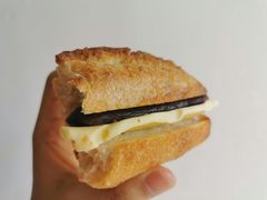 红豆黄油法棍-Juicy Bakery(大学路店)