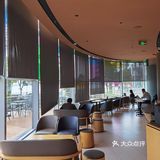 正应了上海爷叔那句话：“现在喝咖啡，更多的是喝情怀”[调皮]