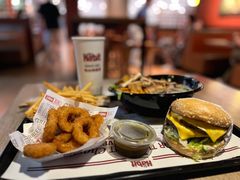 -The Habit Burger Grill 哈比特汉堡(复兴soho店)