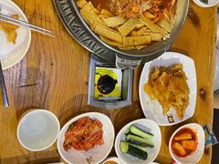 -喇喇排骨火锅·传统韩式脊骨汤(望京西园总店)