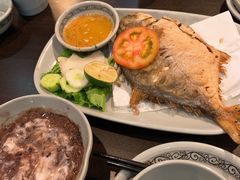 -大头虾越式风味餐厅(光明广场店)