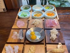 -银米·云南传统过桥米线(双廊黑金冠店)