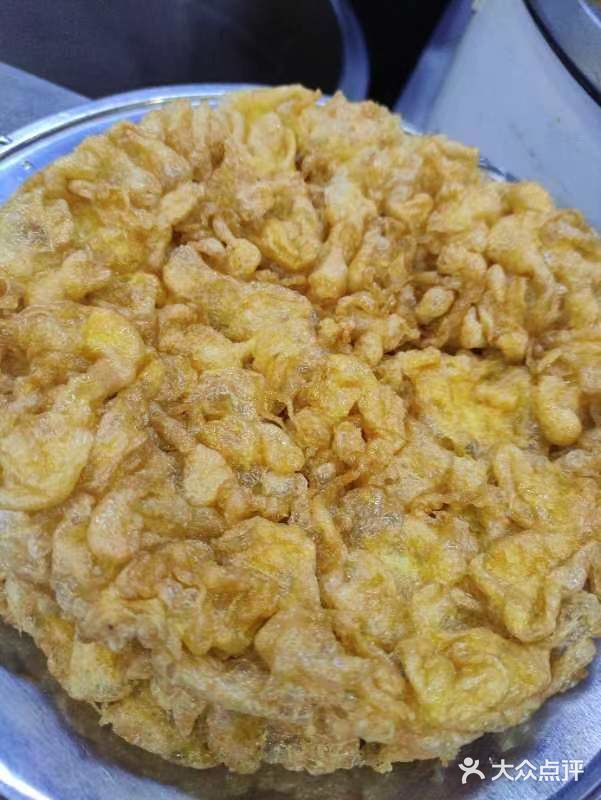 就在江汉路的螺蛳粉，太好吃了，我还要再来一碗！