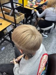 -藤野造型·烫·染发型设计店
