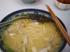 招牌黄鱼面-明呈黄鱼面馆(斜土路店)
