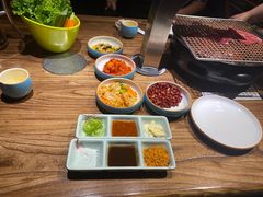 -明洞阿姨·韩式酱蟹烤肉·创意料理(三元桥店)