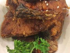 招牌熏鱼-江南村酒家