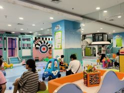 -孩子王童乐园(唐山万达广场店)