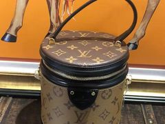 -小飞侠奢侈品回收 寄卖 养护(宝山宝龙广场店)