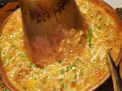 招牌陶锅洋芋鸡-觅山云南菜(泊富ICITY店)