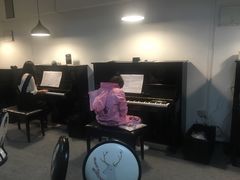 -梅纳·钢琴声乐架子鼓Mena Music(双井店)