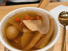 无花果海底椰雪梨汤-炖物24章·顺时轻养茶(黄龙店)