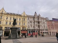 -耶拉契奇总督广场