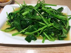 炒芥兰-裕记烧腊连锁餐饮(外马分店)