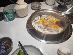 -喃喃椰·糟粕醋·椰子鸡火锅(七堡花园店)