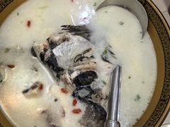 -美顺香食府鱼头老店(雪野湖店)