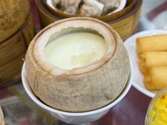 燕窝椰皇双皮奶-香港蓮香樓(中環店)