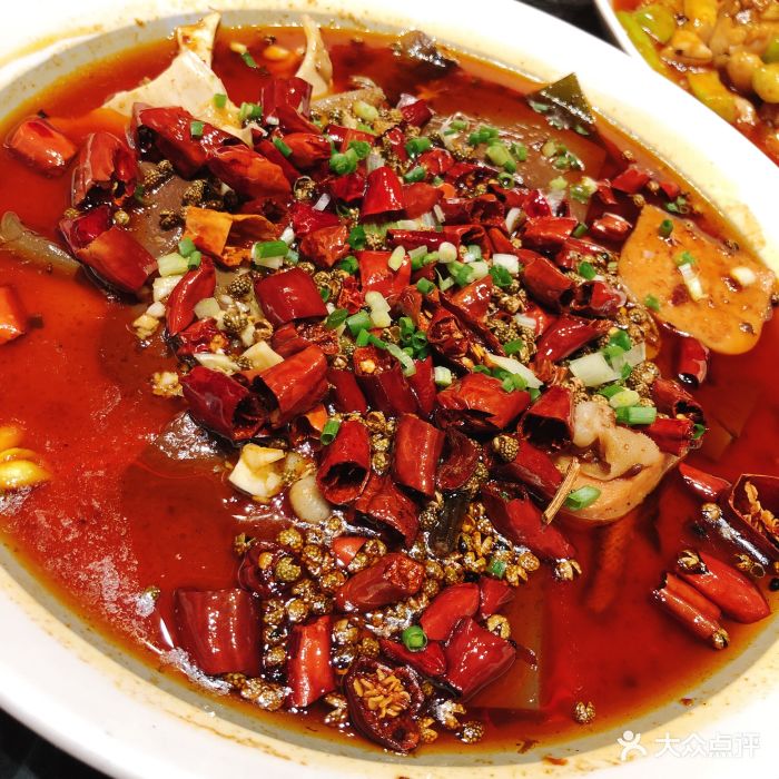 龙人居·水煮三峡鱼(新源里店)金牌毛血旺图片