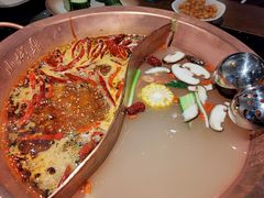 -山城鼎重庆老火锅(西安钟楼店)