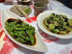 -肥肥虾庄·金牌油焖大虾(汉街SKP店)