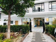 -弥舍·湖景团建泳池派对别墅·湖山境店