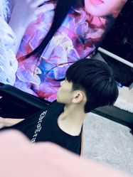 -藤野造型烫发染发