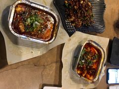 -何师烧烤·香辣蟹·川菜·30年老品牌(太古里旗舰店)