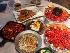 -巴厘龙虾·榜首油焖大虾(音乐学院·沿江酒馆店)