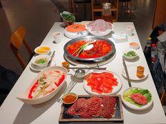 -茅草房·河畔园林火锅