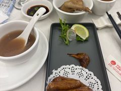 -郑猛记石岐鸽主题餐厅(长江店)