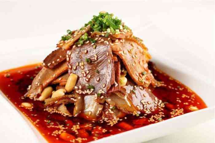 紫燕百味鸡(大宁店)-"菜品种类非常多,尤其喜欢里面的酱牛肉和鸡.