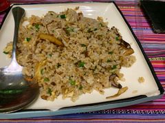 -香巴拉云南餐厅(华莱坞店)