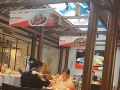 -阿瓦山寨·湘菜现炒·剁椒鱼头王(咸阳总店)