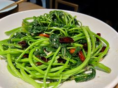清炒红薯叶-胡马八破·川菜小馆(高新万达店)